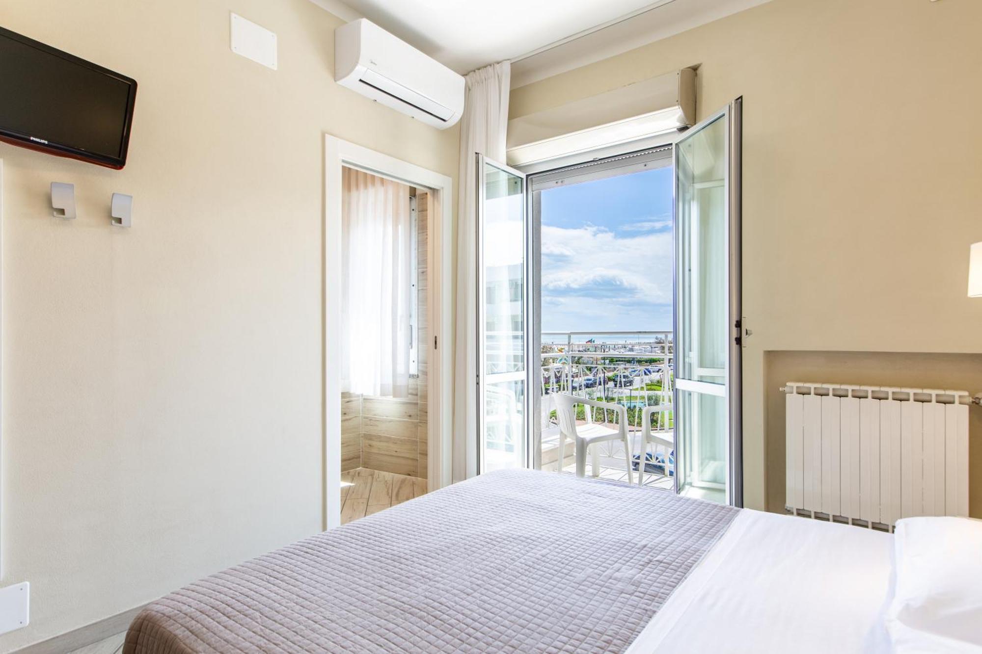 Hotel Lungomare Червия Экстерьер фото